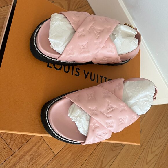 Louis Vuitton Paseo Flat Comfort Sandals Embossed - Picture 4 of 8